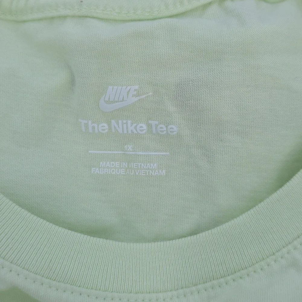 Nike Light Green Activewear Set - Picture 3 of 5